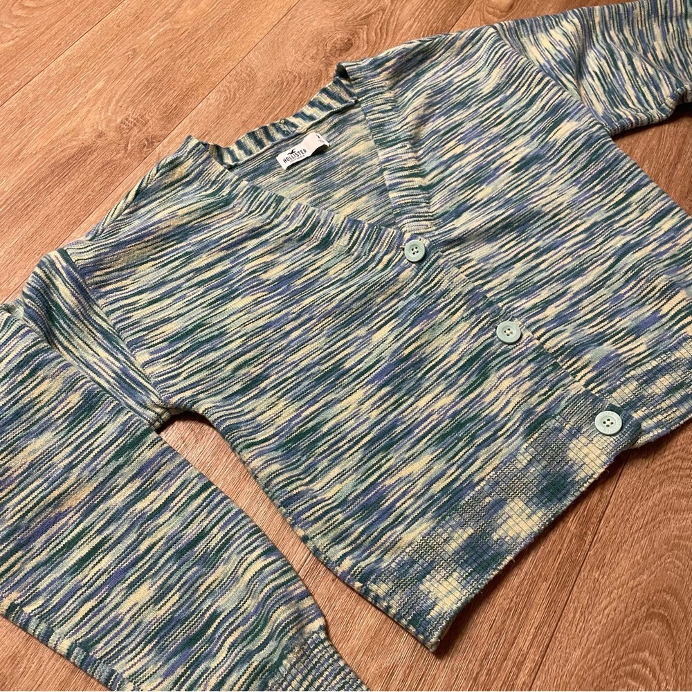 Hollister Cropped Button-Up Cardigan